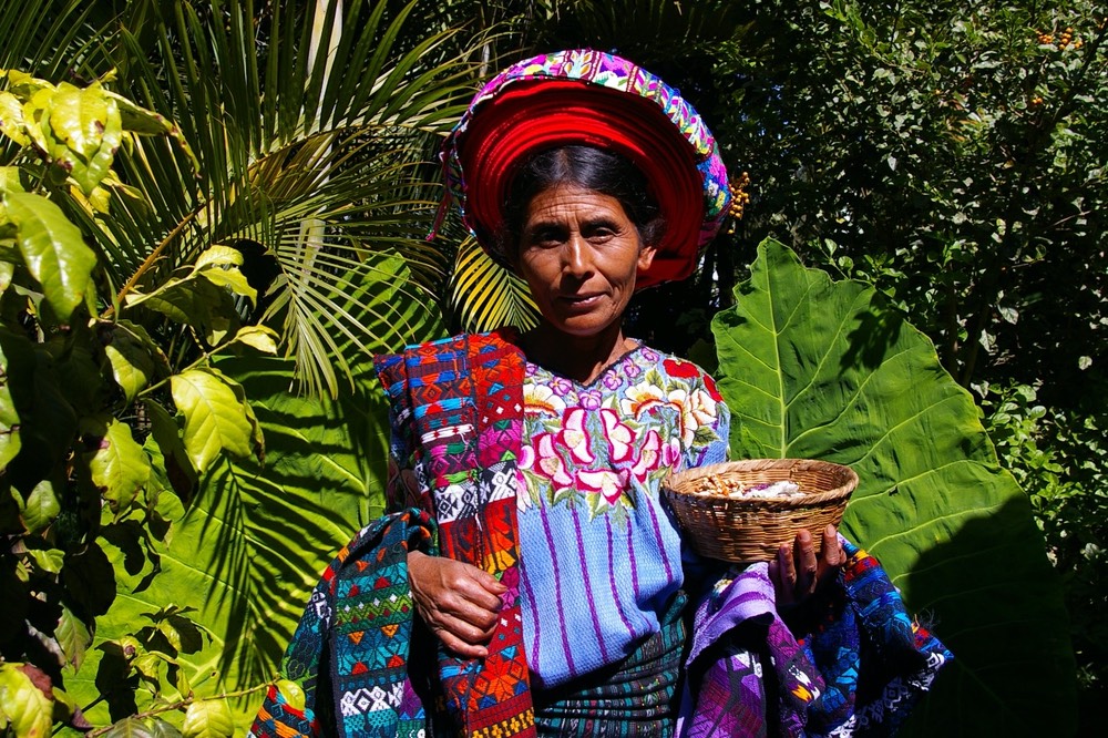 36. Lady selling crafts in Santiago Atitlan