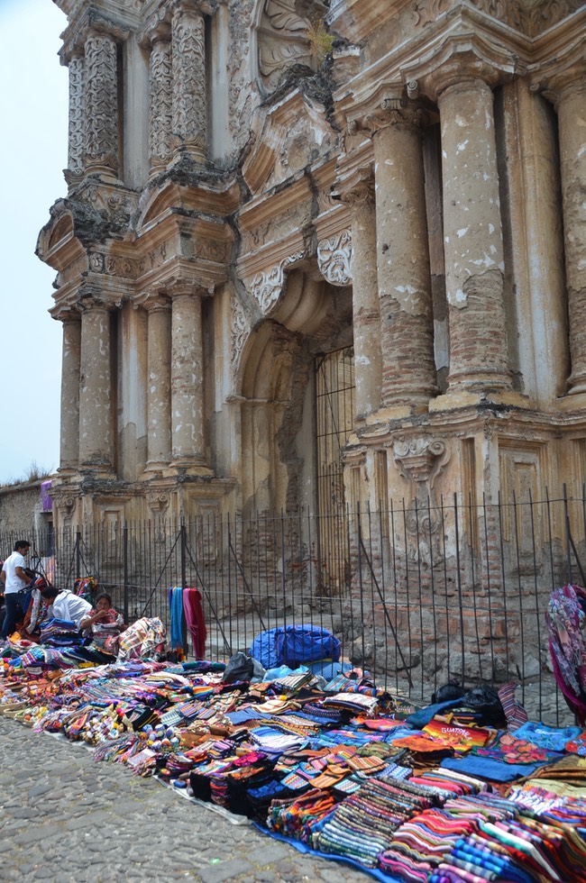 5. Crafts market in La Antigua